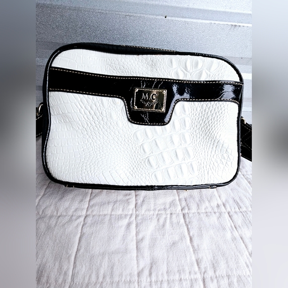 M.C. Marc Chantal Black and White/Cream Croc Alligator Crossbody - Picture 4 of 7